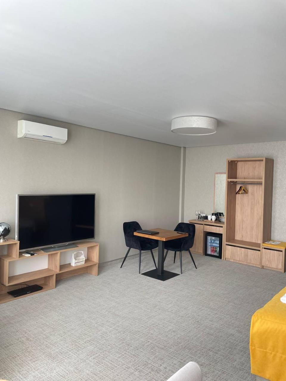 Space Apart Hotel Luck Kültér fotó
